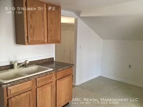 519 Steuben St-Unit -#2 in Wausau, WI - Foto de edificio - Building Photo