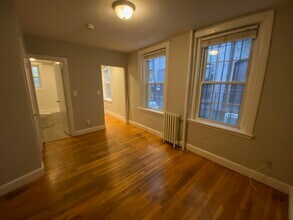 29 Myrtle St, Unit C1 in Boston, MA - Building Photo - Building Photo