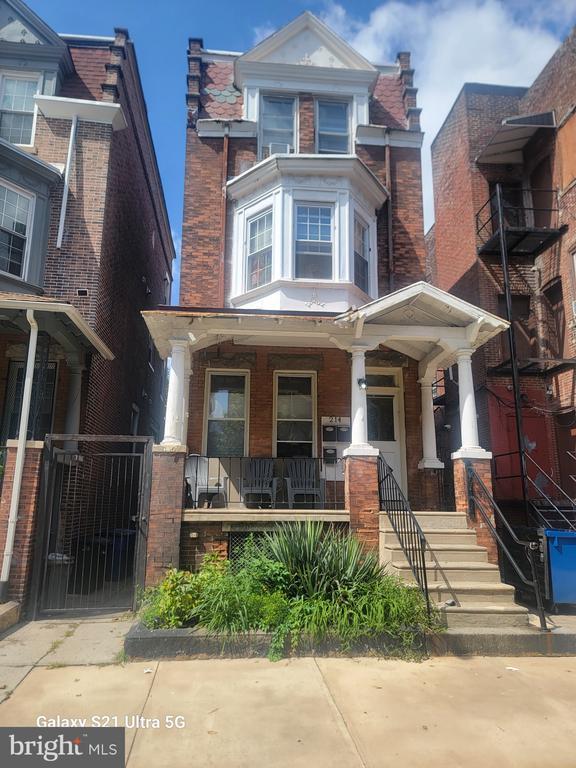 214 Buckingham Pl