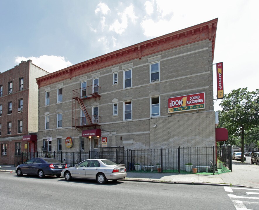 2306 Albemarle Rd in Brooklyn, NY - Building Photo