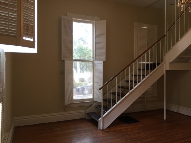 401 E 10th St, Unit 1003 Rock