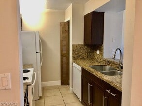150 Santa Clara Dr in Naples, FL - Building Photo - Building Photo