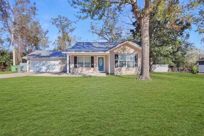 property at 712 S 6th St