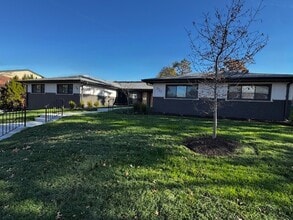 818 Francis Pl in Clayton, MO - Building Photo - Building Photo