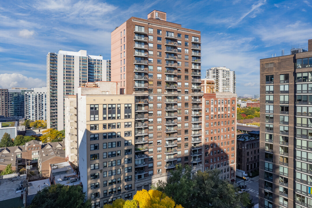 1250 N Dearborn St in Chicago, IL - Building Photo