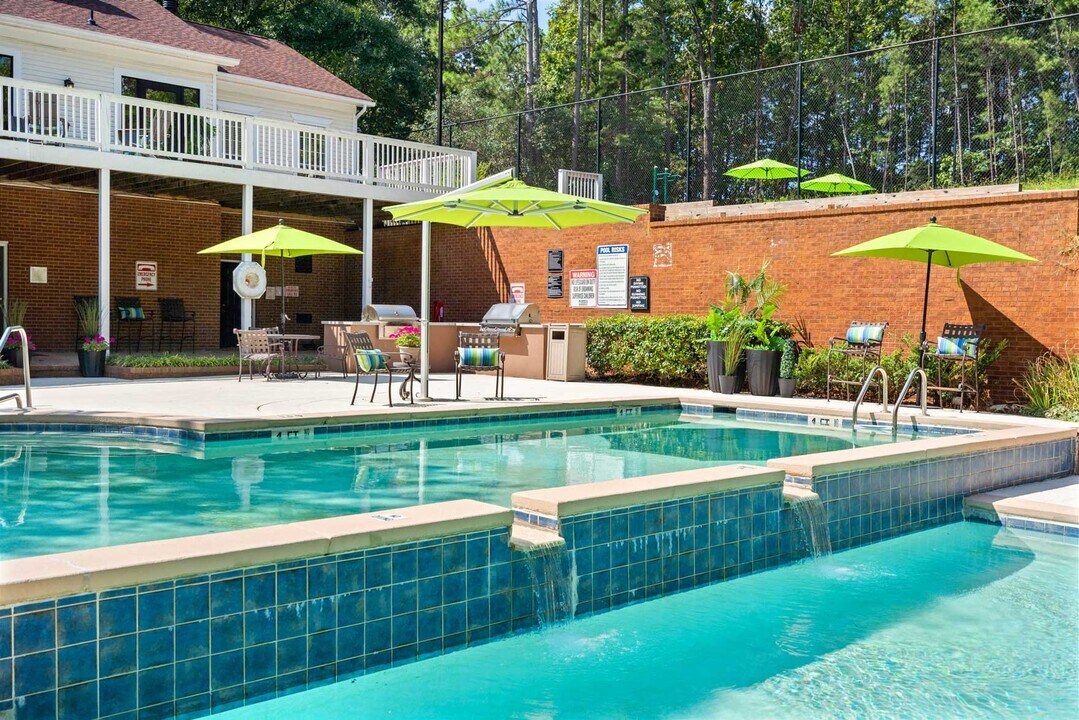 Belmont Crossing Apartment Homes in Riverdale, GA - Building Photo