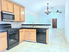 8827 Windfern Trace Dr in Houston, TX - Building Photo - Building Photo