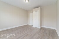 410 S Newkirk St photo'