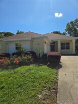 36 Byrsonima Ct S in Homosassa, FL - Building Photo