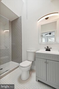 5531 Whitby Ave photo'