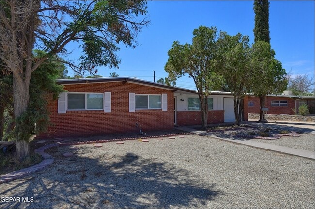 408 Crane Ave in El Paso, TX - Building Photo - Building Photo