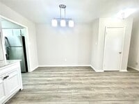 8229 Kingsbrook Rd photo'