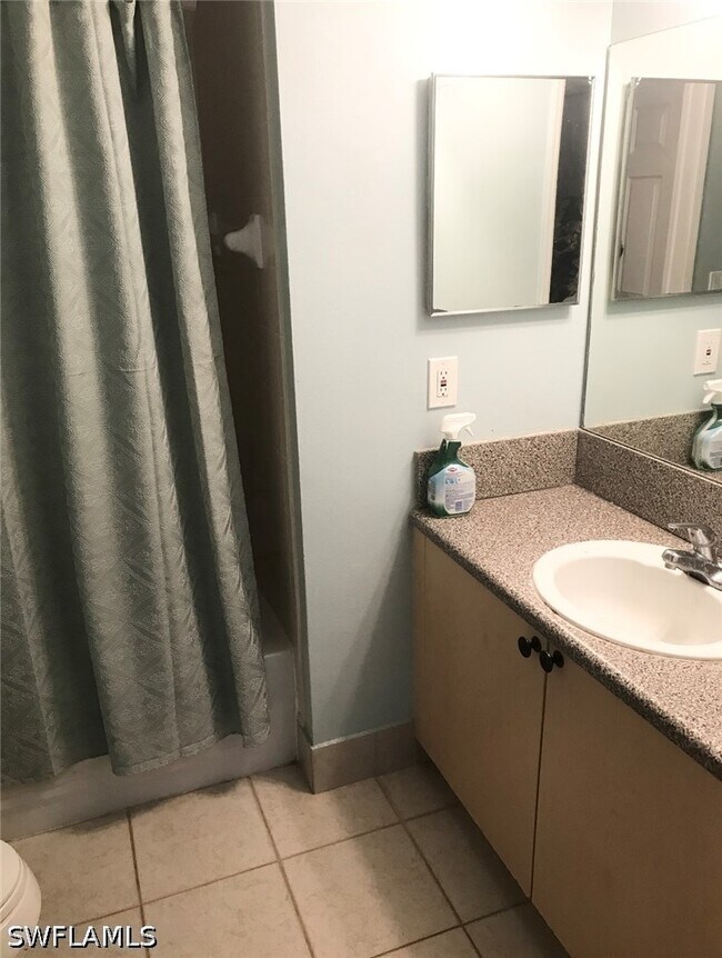 1115 Reserve Ct in Naples, FL - Foto de edificio - Building Photo