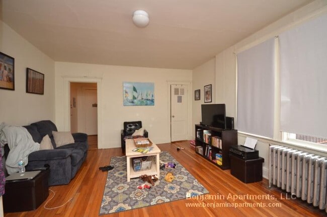 1626 Commonwealth Ave, Unit 28 in Boston, MA - Building Photo - Building Photo
