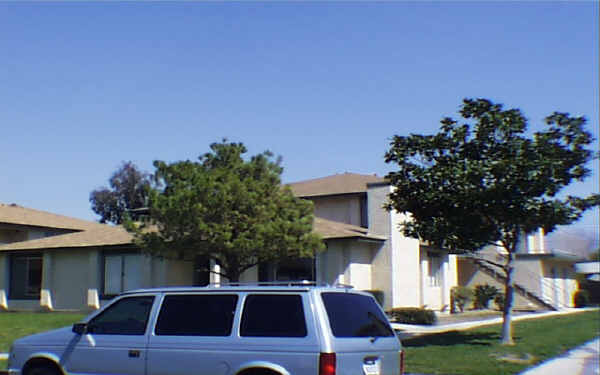 1116 Oxford Dr in Redlands, CA - Foto de edificio