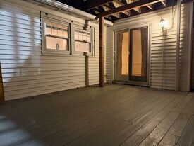 555 Main St, Unit 555 #A in Cromwell, CT - Building Photo