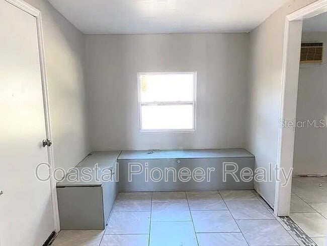 3297 20th Ave SW in Largo, FL - Building Photo - Building Photo