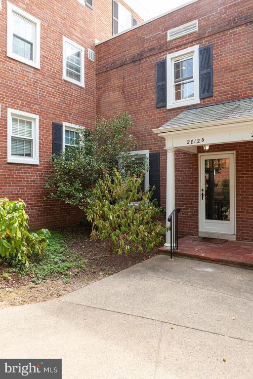 2812 S Abingdon St in Arlington, VA - Building Photo - Building Photo