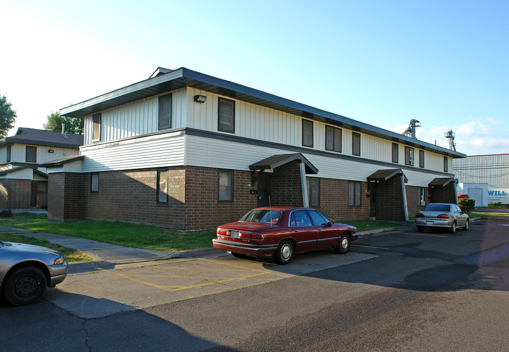 718-728 Bridge Ave in Superior, WI - Foto de edificio