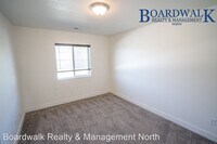 440 1625 N photo'