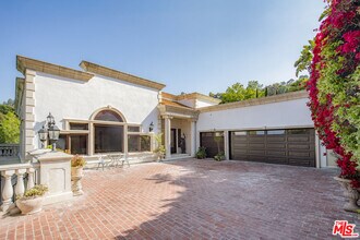 3780 1/2 Multiview Dr in Los Angeles, CA - Building Photo - Building Photo
