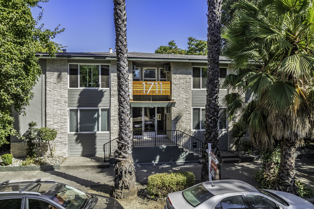 1711 N Street, Sacramento in Sacramento, CA - Foto de edificio