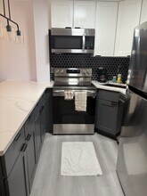 23 Elm St in Somerville, MA - Building Photo - Building Photo