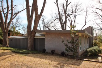 2122 St Francis Ave in Dallas, TX - Building Photo - Building Photo