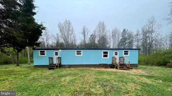 12362 Kings Hwy in King George, VA - Building Photo