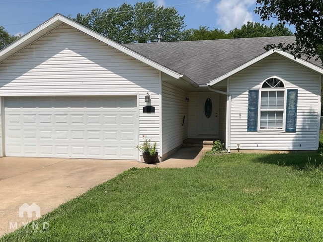 property at 725 N Elder Ave