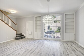 7527 Del Monte Dr in Houston, TX - Building Photo - Building Photo