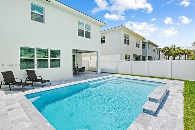 1101 Azul Ct in Lighthouse Point, FL - Building Photo - Building Photo
