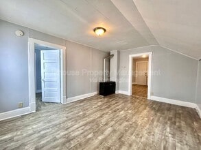 2417 Reynolds St in Muskegon Heights, MI - Foto de edificio - Building Photo