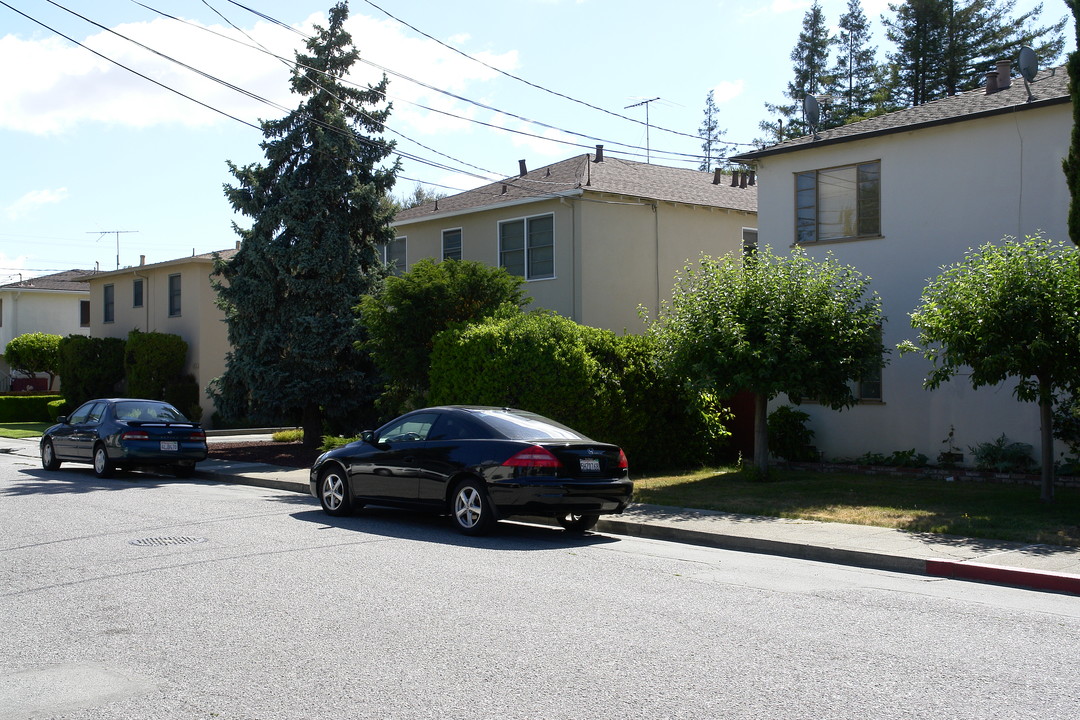 925 Oak Ln in Menlo Park, CA - Building Photo