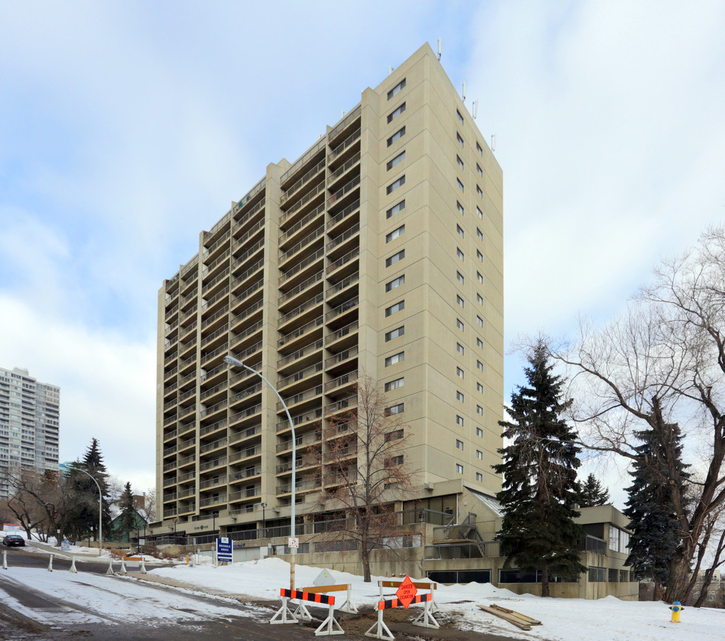 Rossdale House Apartments | Edmonton, AB Apartments For Rent