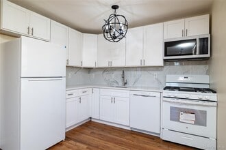 66 E Walnut St in Long Beach, NY - Building Photo - Building Photo