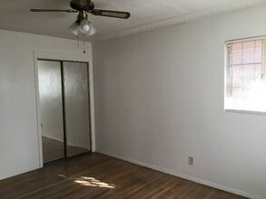 7722 Barton St in El Paso, TX - Building Photo - Building Photo