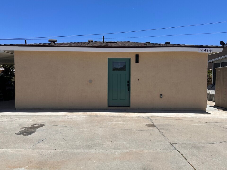 1641 255th St in Harbor City, CA - Building Photo