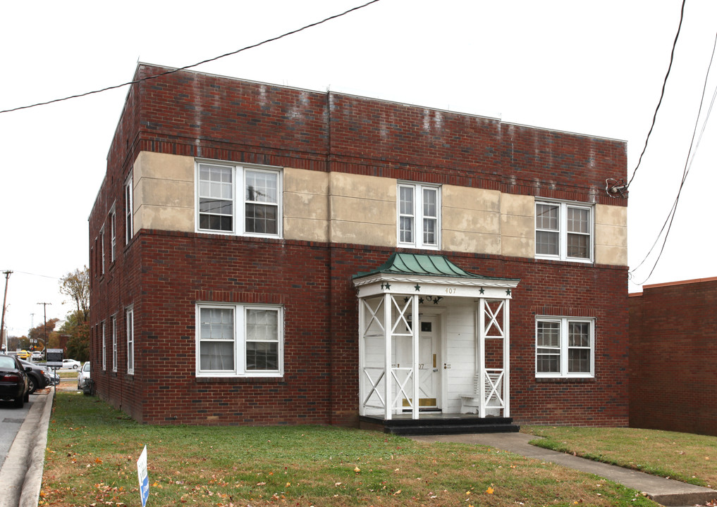 407 Blandwood Ave in Greensboro, NC - Building Photo