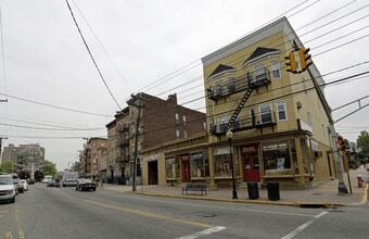 4508 Park Ave in Weehawken, NJ - Foto de edificio - Building Photo