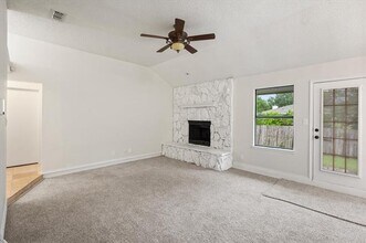 931 Fiero Dr in Arlington, TX - Building Photo - Building Photo