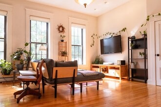 727 Congress St in Portland, ME - Building Photo - Building Photo