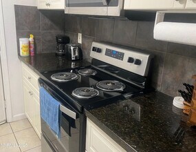 1995 Trainer Wy in Reno, NV - Foto de edificio - Building Photo