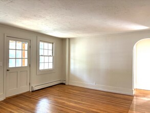 337 Village St in Millis, MA - Building Photo - Building Photo