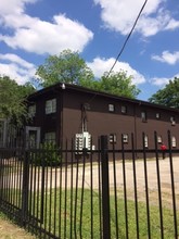 Pine Apartments in Dallas, TX - Building Photo - Building Photo