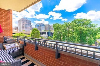 1830 Fountain Dr in Reston, VA - Building Photo - Building Photo
