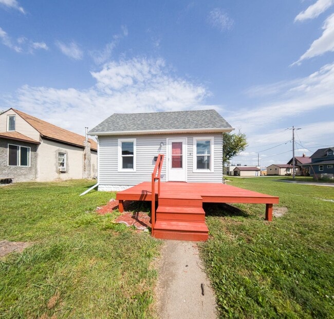 property at 9 N 9th Ave
