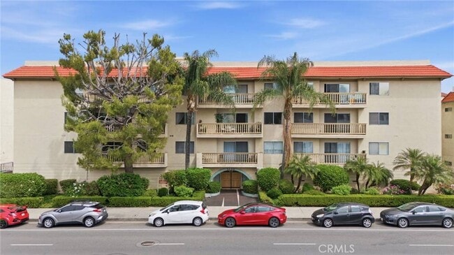 property at 5400 Lindley Ave