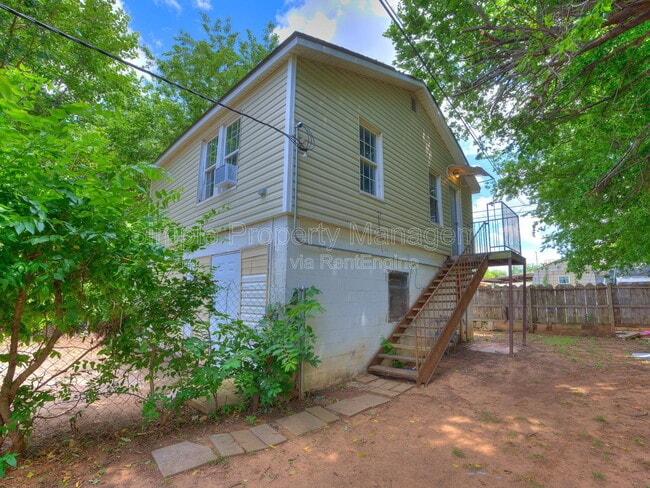 property at 1524 SW Binkley St