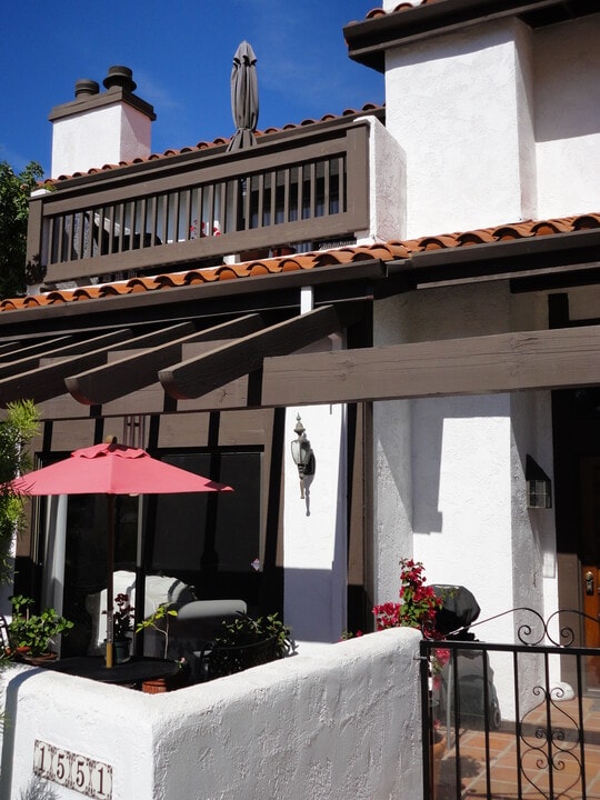 1551 Palisades Dr in Pacific Palisades, CA - Building Photo